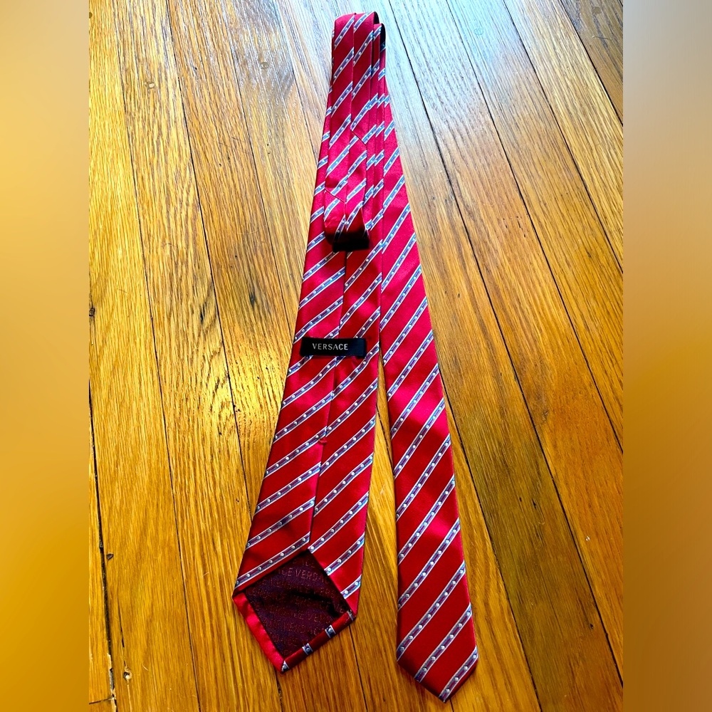 Versace Necktie Red 100% Silk - Picture 2 of 7